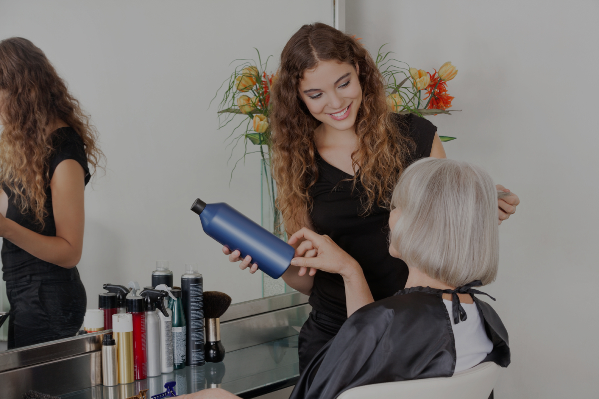 Come fare up-selling e cross-selling in salone (senza risultare invadenti)