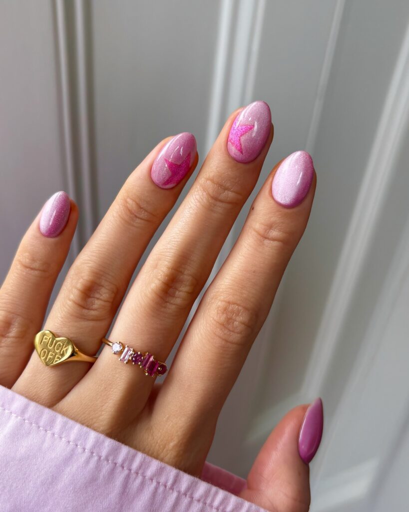 Tendenze beauty per la primavera 2026 - Cat eye nails - @thenaillologist | Treatwell