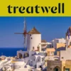Weiss getünchte Häuser und traditionelle Windmühlen über dem tiefen Blau der Ägäis in Oia auf Santorini, unter einem gelben Banner mit dem Treatwell-Logo.